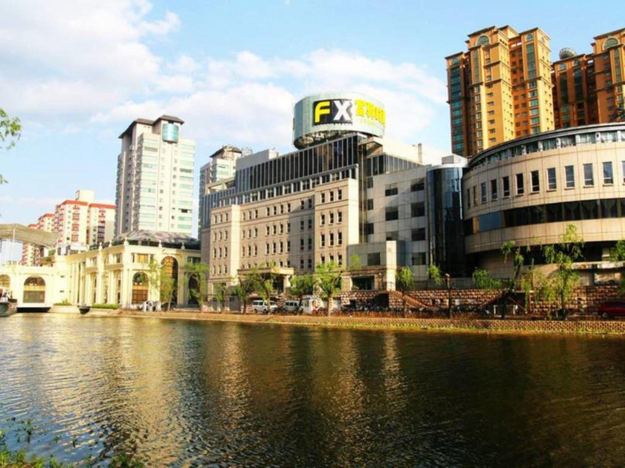 Fx Hotel Yansha Pequim Exterior foto